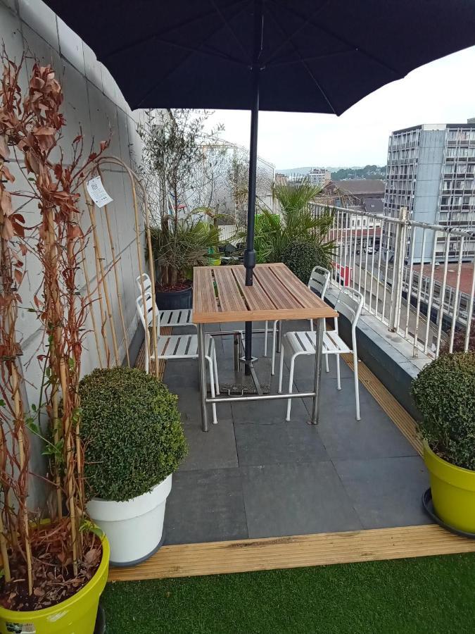 Liege Centre Mediacite Appartement Possible Parking Terrasse Immense 8Eme Pour 2 Personnes Exterior foto